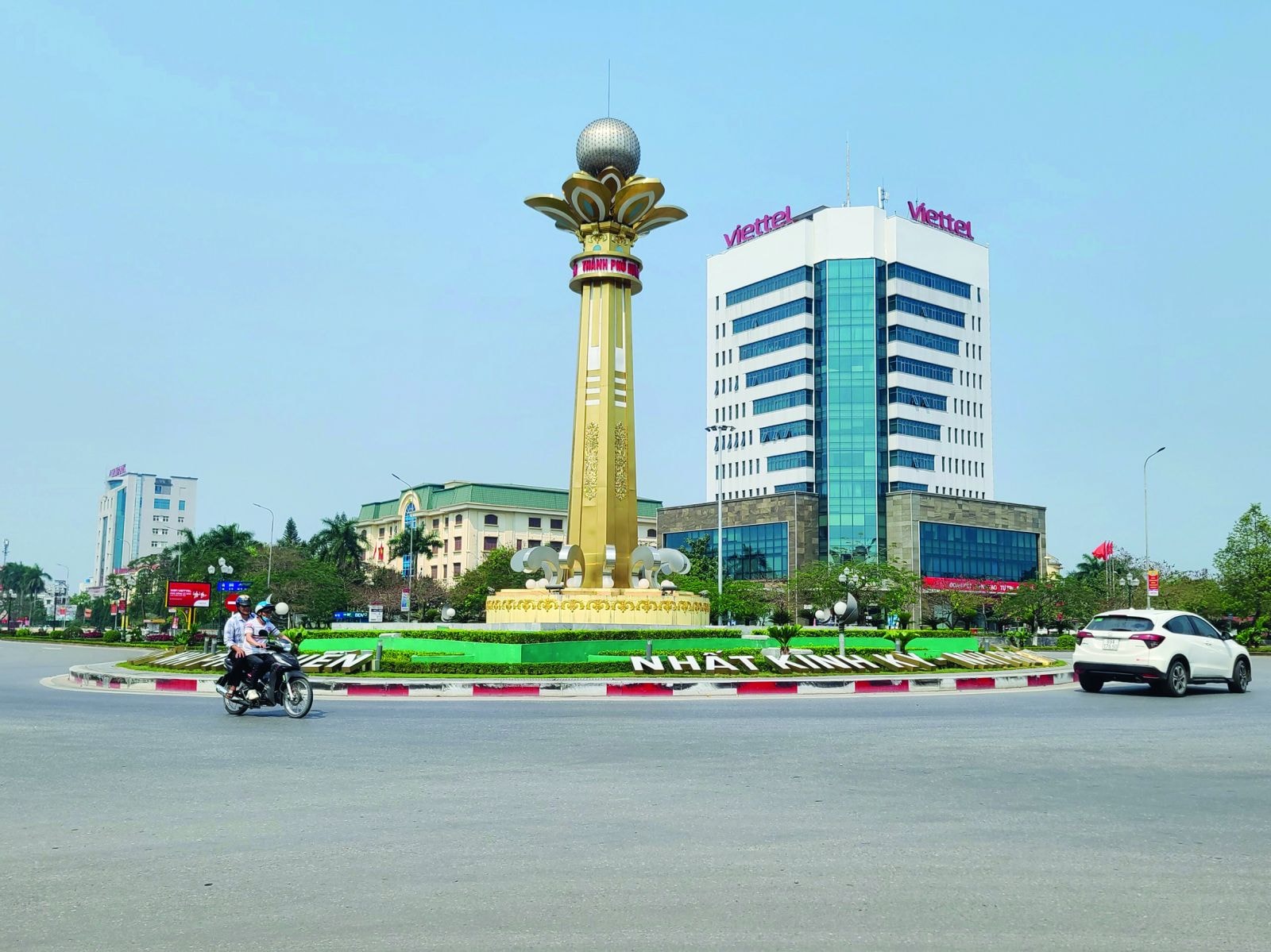 Tỉnh hưng yên mới với tổng diện tích tự nhiên 2.514,81 km², dân số khoảng 3,5 triệu người
