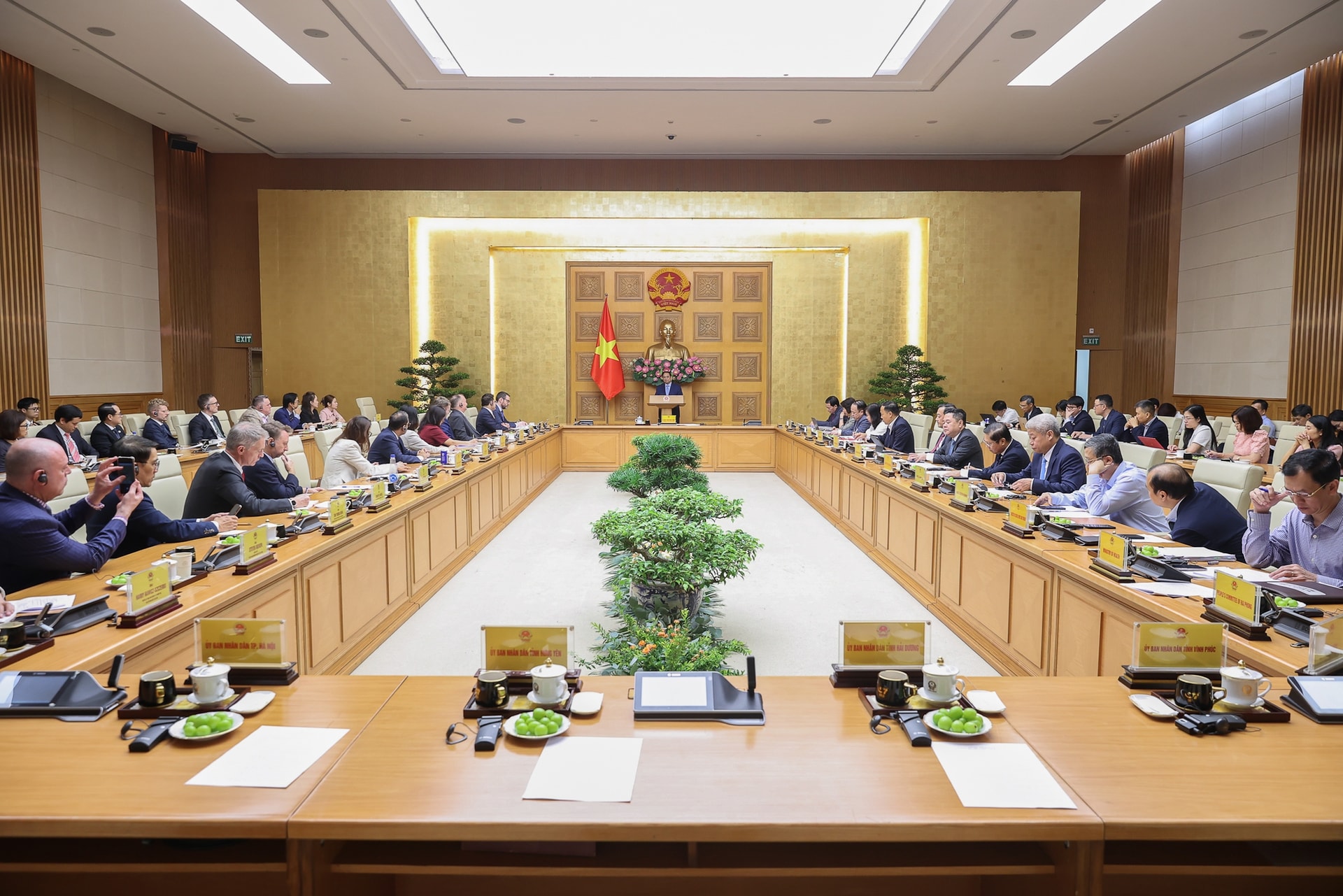 Thủ tướng kêu gọi các doanh nghiệp Anh thực hiện 6 đột phá cùng Việt Nam- Ảnh 8. Thủ tướng kêu gọi các doanh nghiệp Anh thực hiện 6 đột phá cùng Việt Nam- Ảnh 8.