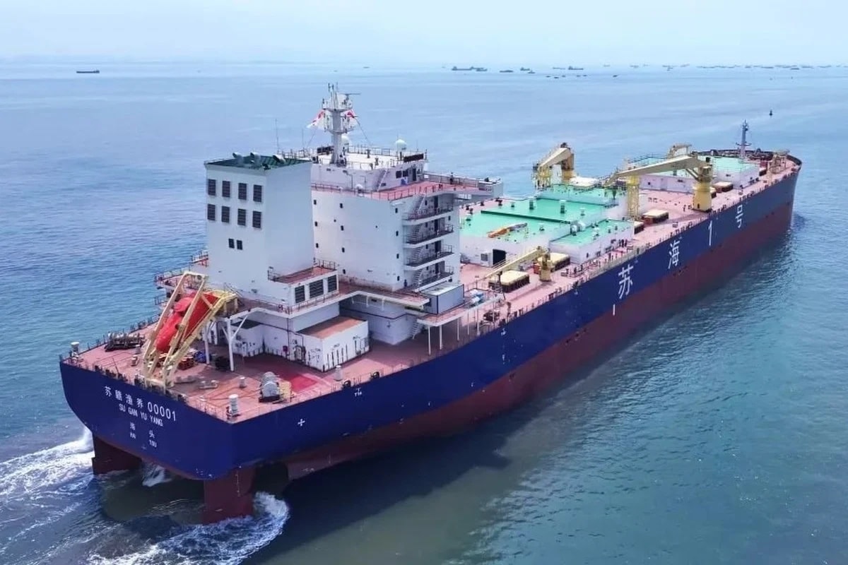 trung quốc tàu nuôi cá cỡ lớn