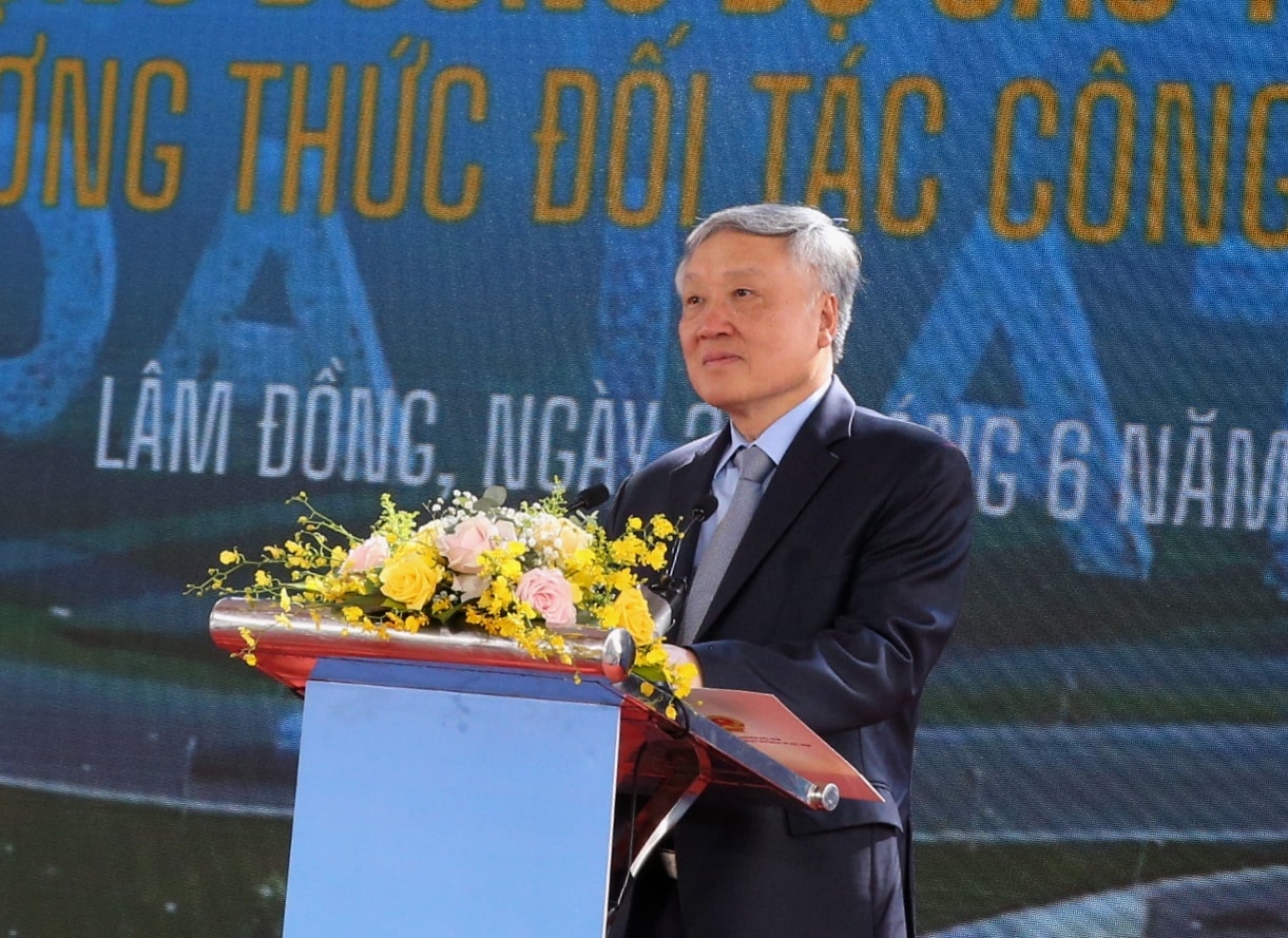 Phó Thủ tướng Thường trực Chính phủ Nguyễn Hoà Bình