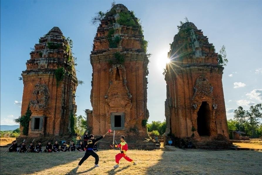 thap-cham-duong-long(1).jpg