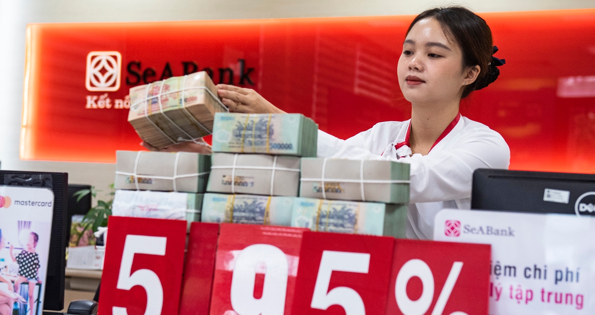 laisuatnganhang30.jpg