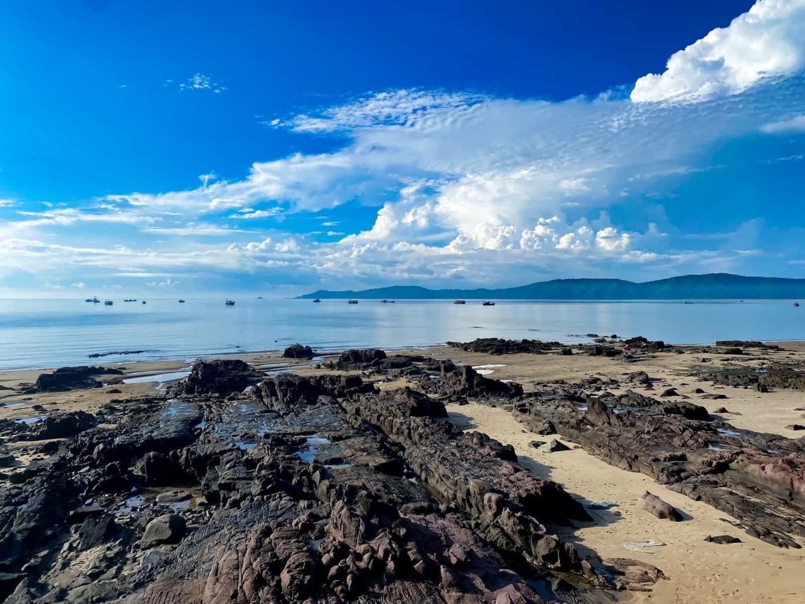 bãi biển Trà Cổ
