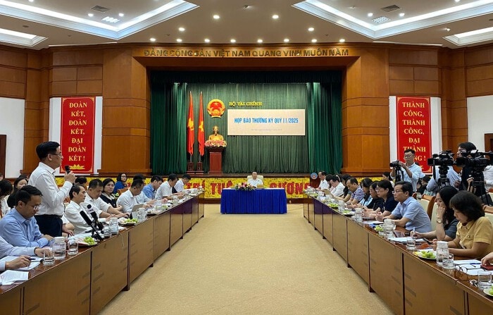 uybanchungkhoan.jpg