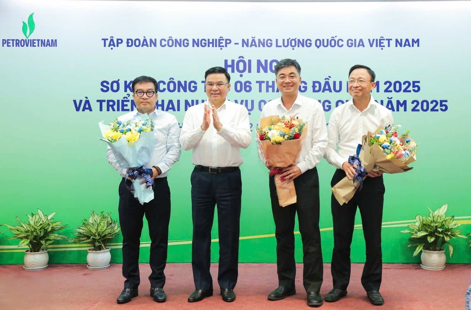 bsr-doanh-thu1.jpg