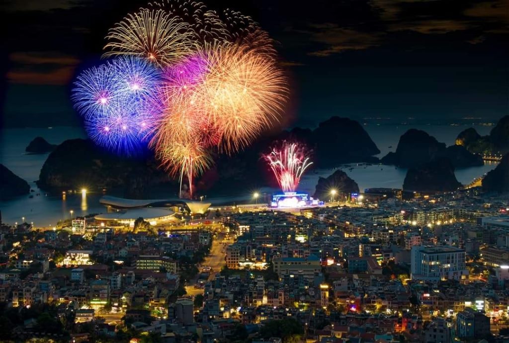 bắn pháo hoa quảng ninh hạ long hôm nay