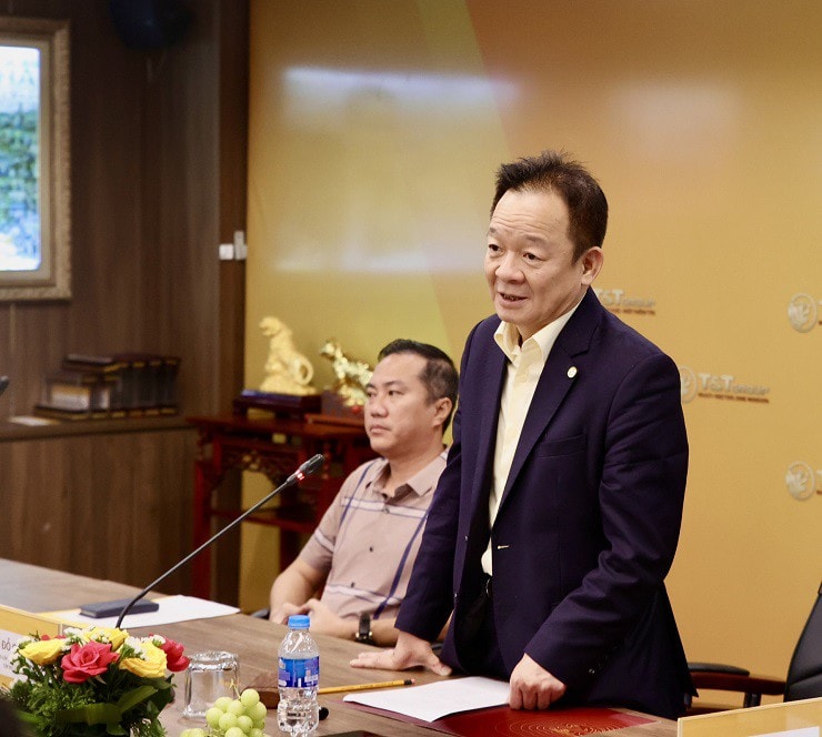 bầu Hiển