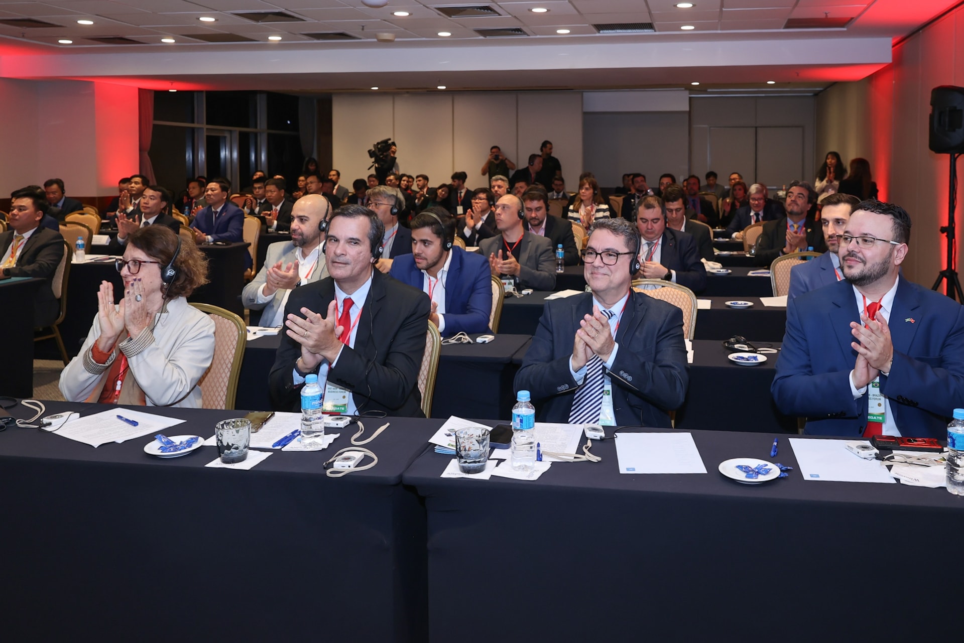 Thủ tướng kêu gọi doanh nghiệp Việt Nam – Brazil hiện thực hóa hàng loạt định hướng mới trong hợp tác kinh tế- Ảnh 2. Thủ tướng kêu gọi doanh nghiệp Việt Nam – Brazil hiện thực hóa hàng loạt định hướng mới trong hợp tác kinh tế- Ảnh 2.