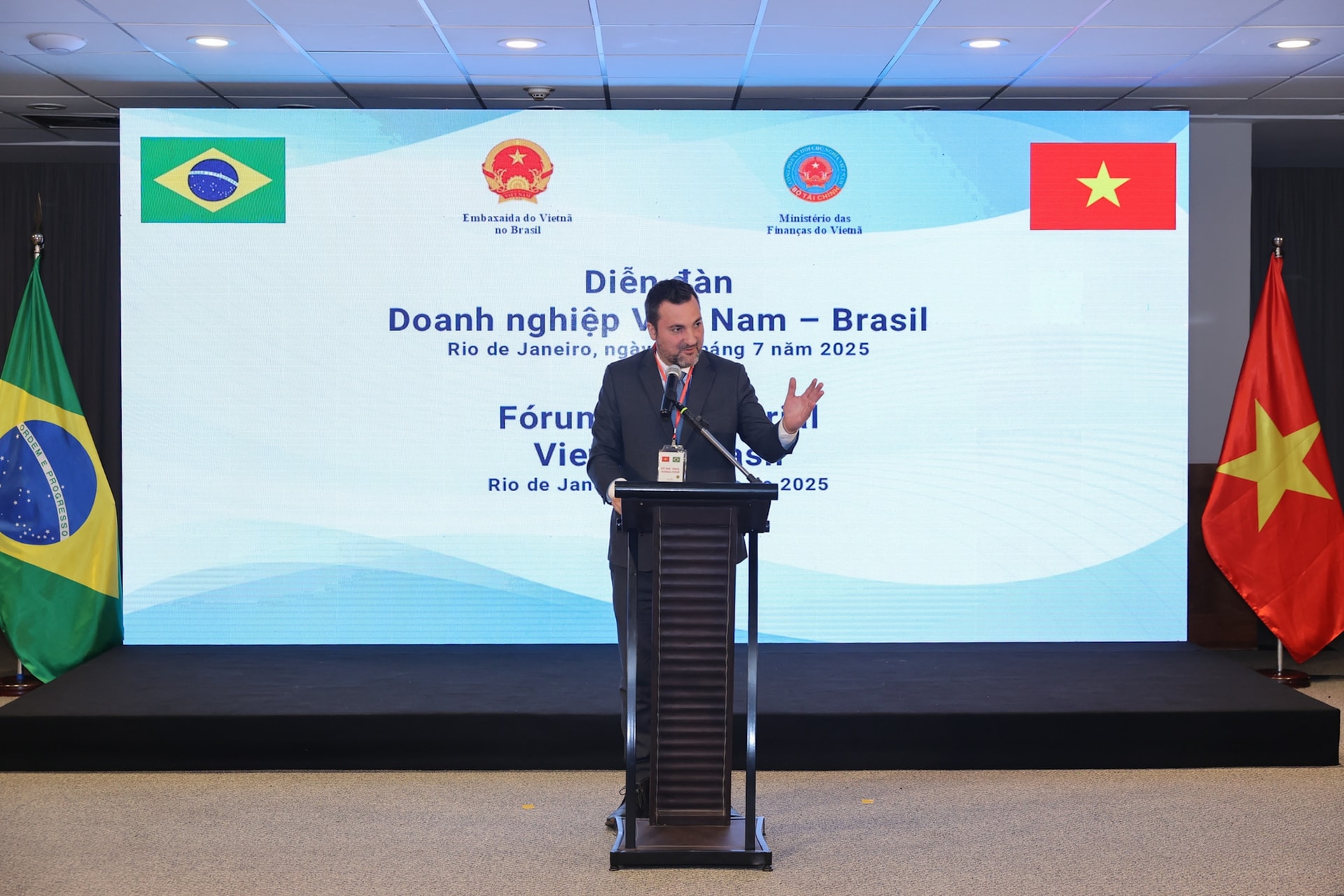 Thủ tướng kêu gọi doanh nghiệp Việt Nam – Brazil hiện thực hóa hàng loạt định hướng mới trong hợp tác kinh tế- Ảnh 3. Thủ tướng kêu gọi doanh nghiệp Việt Nam – Brazil hiện thực hóa hàng loạt định hướng mới trong hợp tác kinh tế- Ảnh 3.