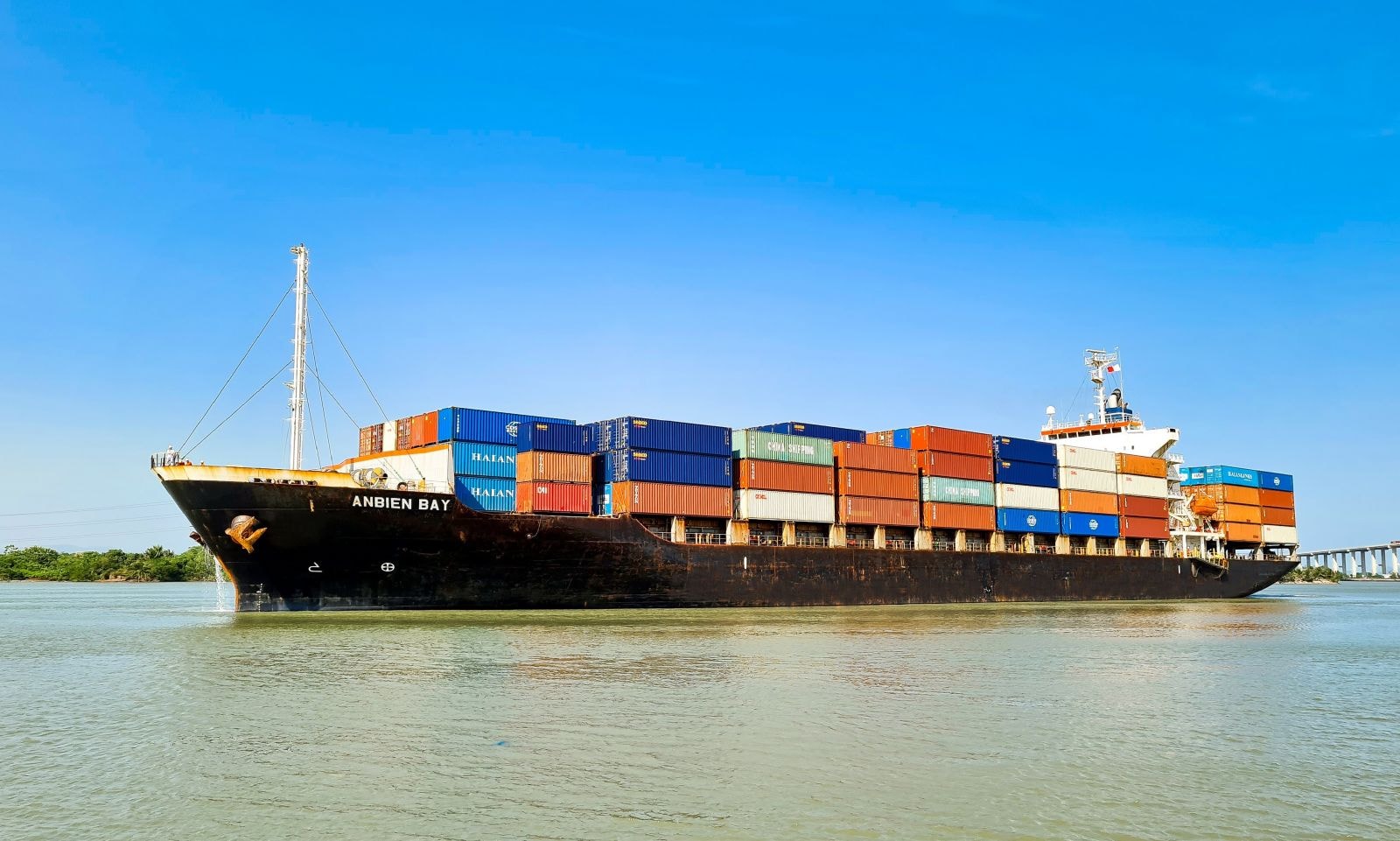 Hãng vận tải sở hữu 68% công suất container cả nước tiên phong khai thác tuyến vận tải trực tiếp đến cảng lớn Trung Quốc 