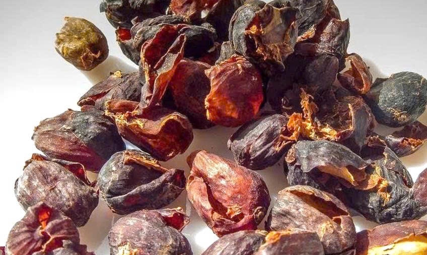 Trà cascara được gia đình anh Nguyễn Song Vũ bán với giá 300.000 đến 800.000 đồng