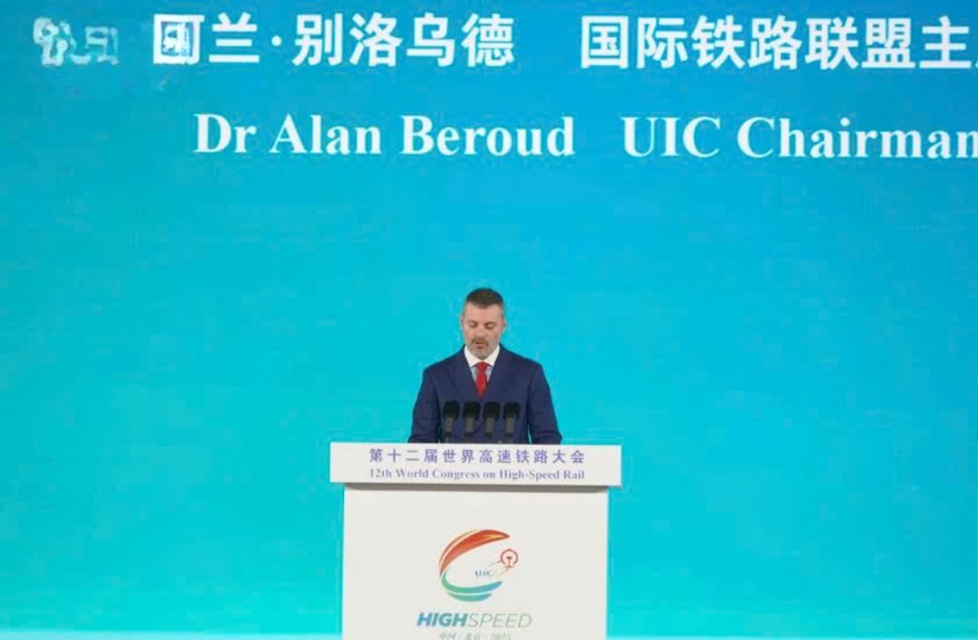 Chủ tịch Liên minh đường sắt quốc tế Alan Beroud phát biểu tại Lễ khai mạc (1)