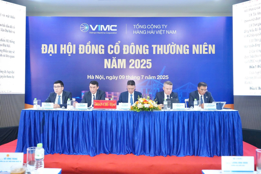 Đoàn chủ tọa đại hội VIMC