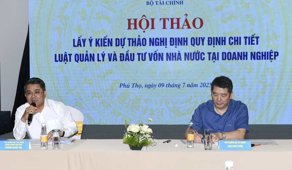 Thứ trưởng Cao Anh Tuấn và ông Phùng Quốc Chí - Bộ Tài chính