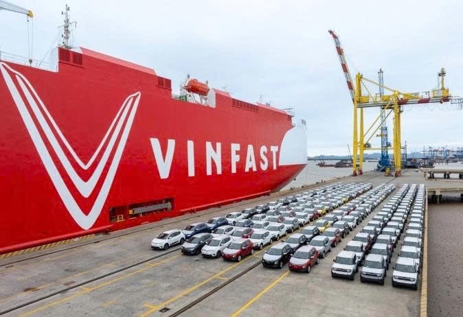 Dàn xe điện VinFast xuất khẩu đến Indonesia