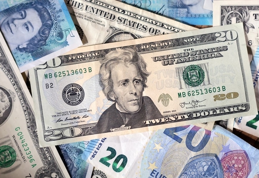 gia-usd-hom-nay-10-7-2025.jpg