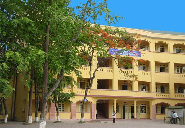 truongchuyen.png