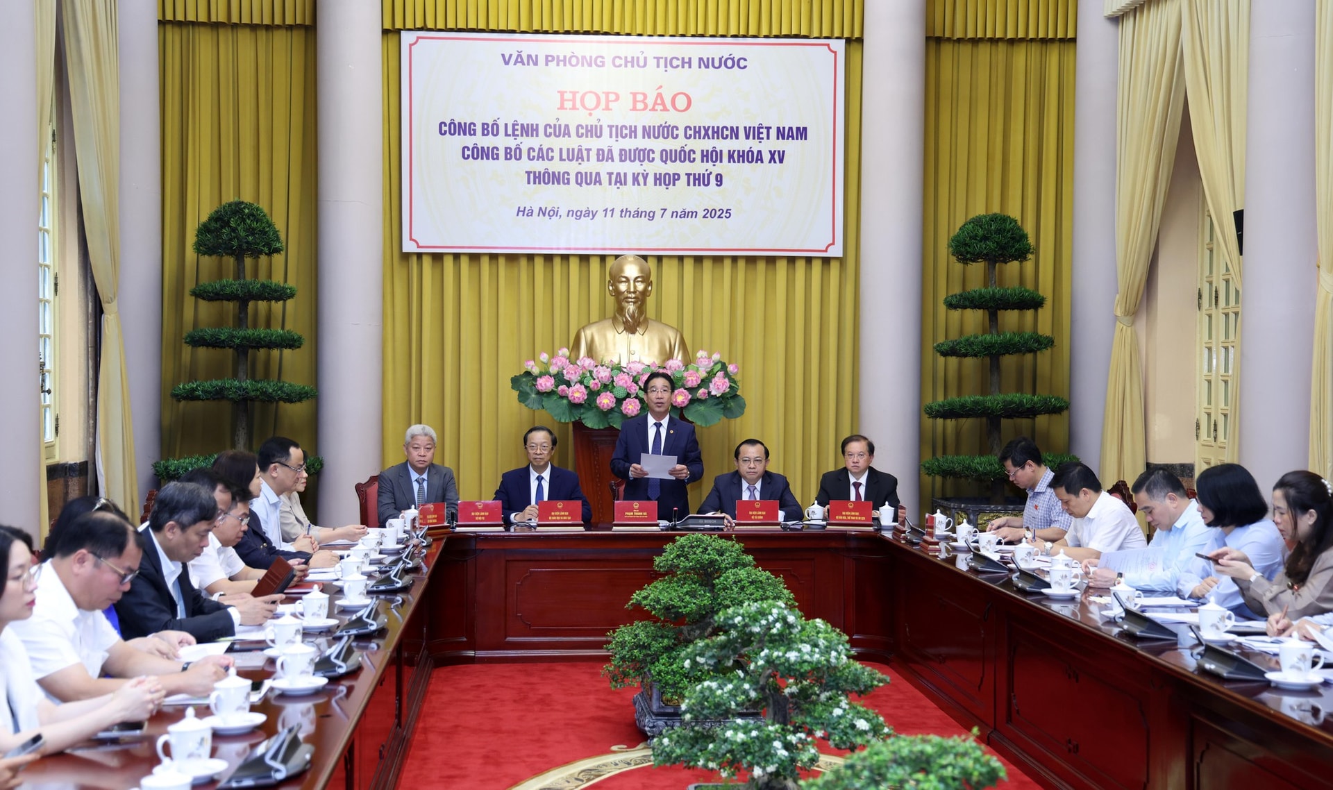 Công bố Lệnh của Chủ tịch nước về 9 luật vừa được thông qua- Ảnh 1. Công bố Lệnh của Chủ tịch nước về 9 luật vừa được thông qua- Ảnh 1.