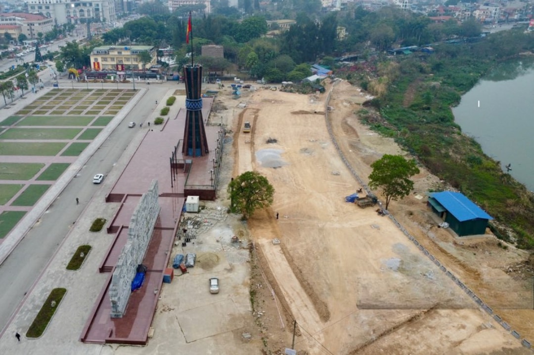 Dự án xây dựng cảnh quan phía sau Quảng trường Võ Nguyên Giáp đang được gấp rút triển khai, dự kiến xong trong năm 2025