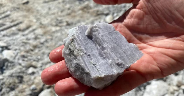 Quặng lithium