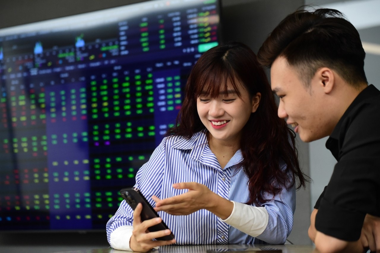 thị trường chứng khoán tháng 7 tươi sáng hơn