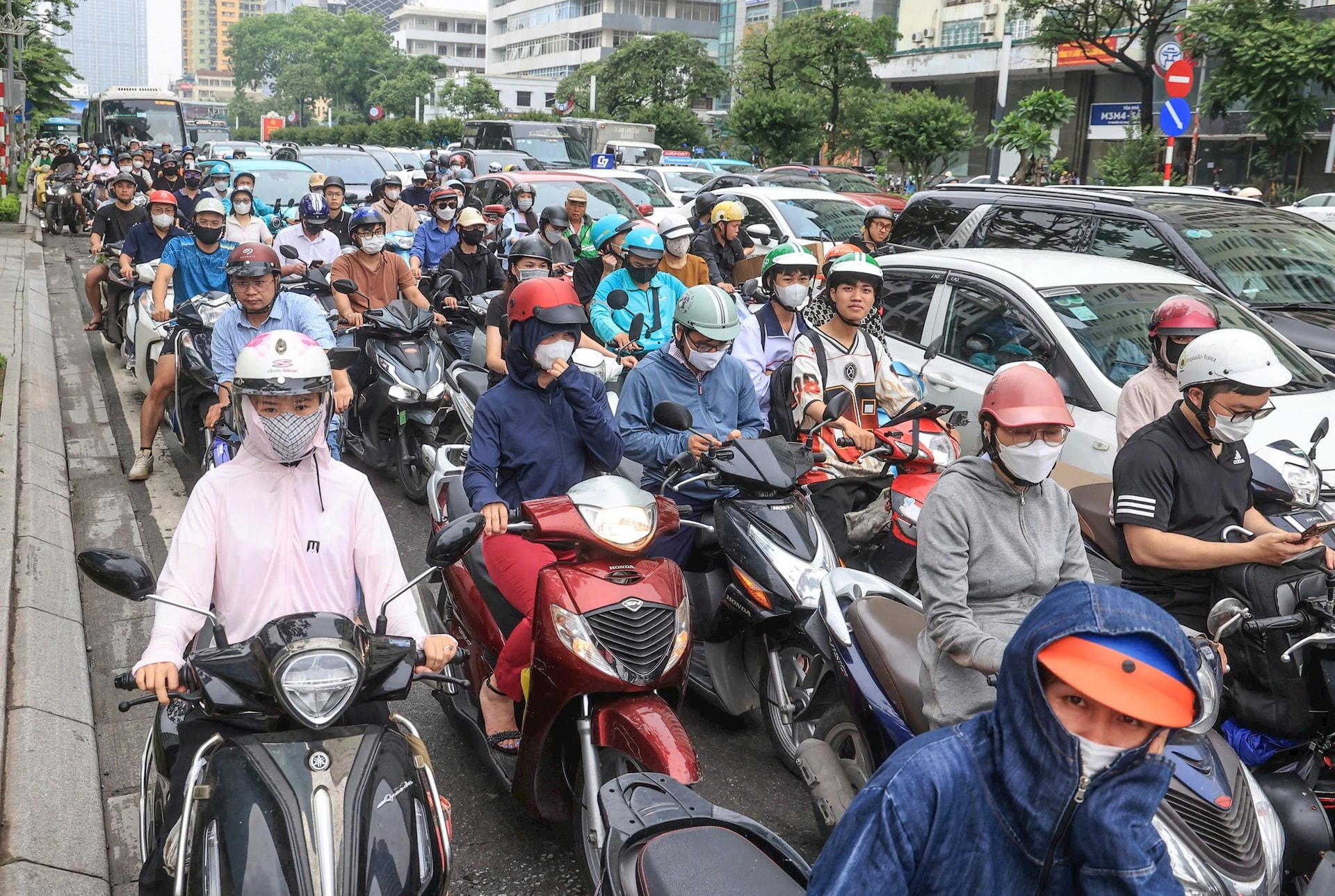 cấm xe máy xăng vành đai 1