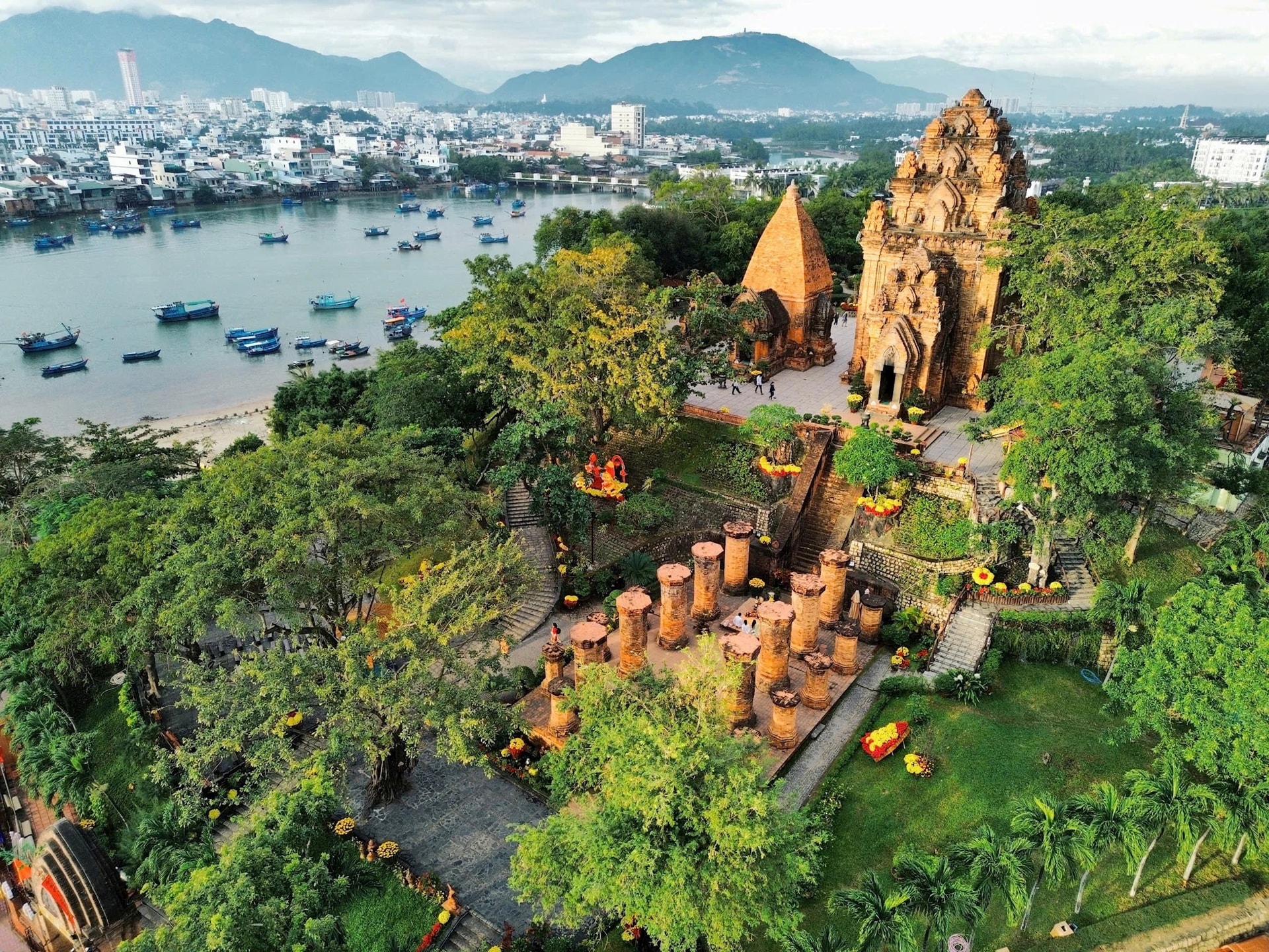 tháp bà Ponagar