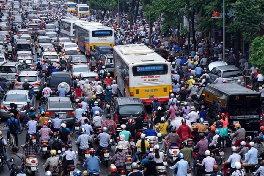 Cấm xe máy chạy xăng