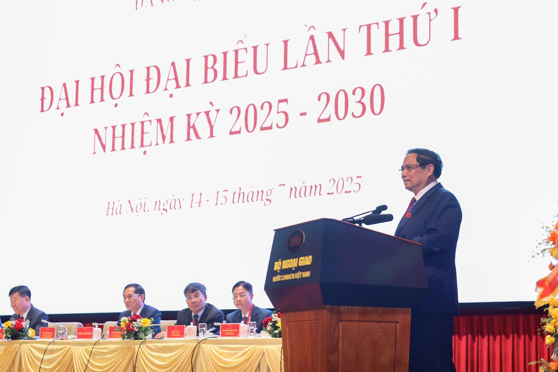 Thủ tướng: Xây dựng ngành ngoại giao chuyên nghiệp, văn minh, hiện đại, nhân văn, hiệu quả- Ảnh 5. Thủ tướng: Xây dựng ngành ngoại giao chuyên nghiệp, văn minh, hiện đại, nhân văn, hiệu quả- Ảnh 5.