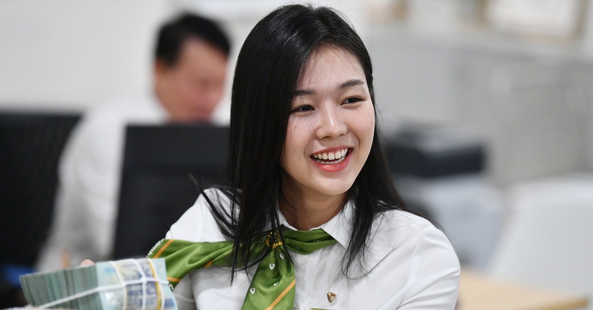 laisuatnganhang1.jpg