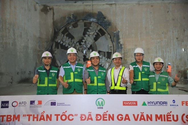 TBM Thần tốc đến ga Văn Miếu