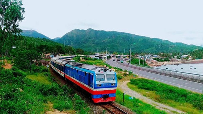Tuyến đường sắt Lào Cai - Hà Nội - Hải Phòng