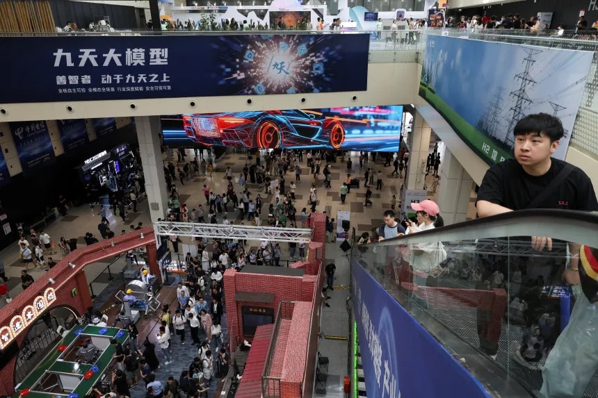 2025-07-26t121701z-707068554-rc26ufa7td0s-rtrmadp-3-china-ai-expo_1.jpg