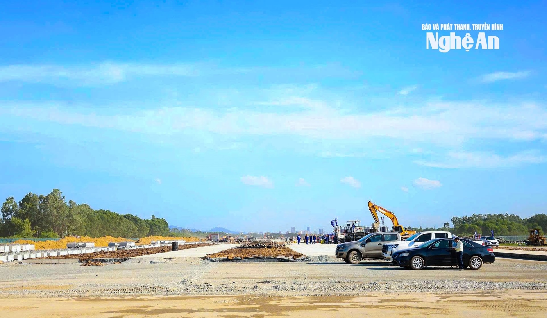 Đường cất, hạ cánh hiện hữu của Sân bay Vinh đang được nâng cấp