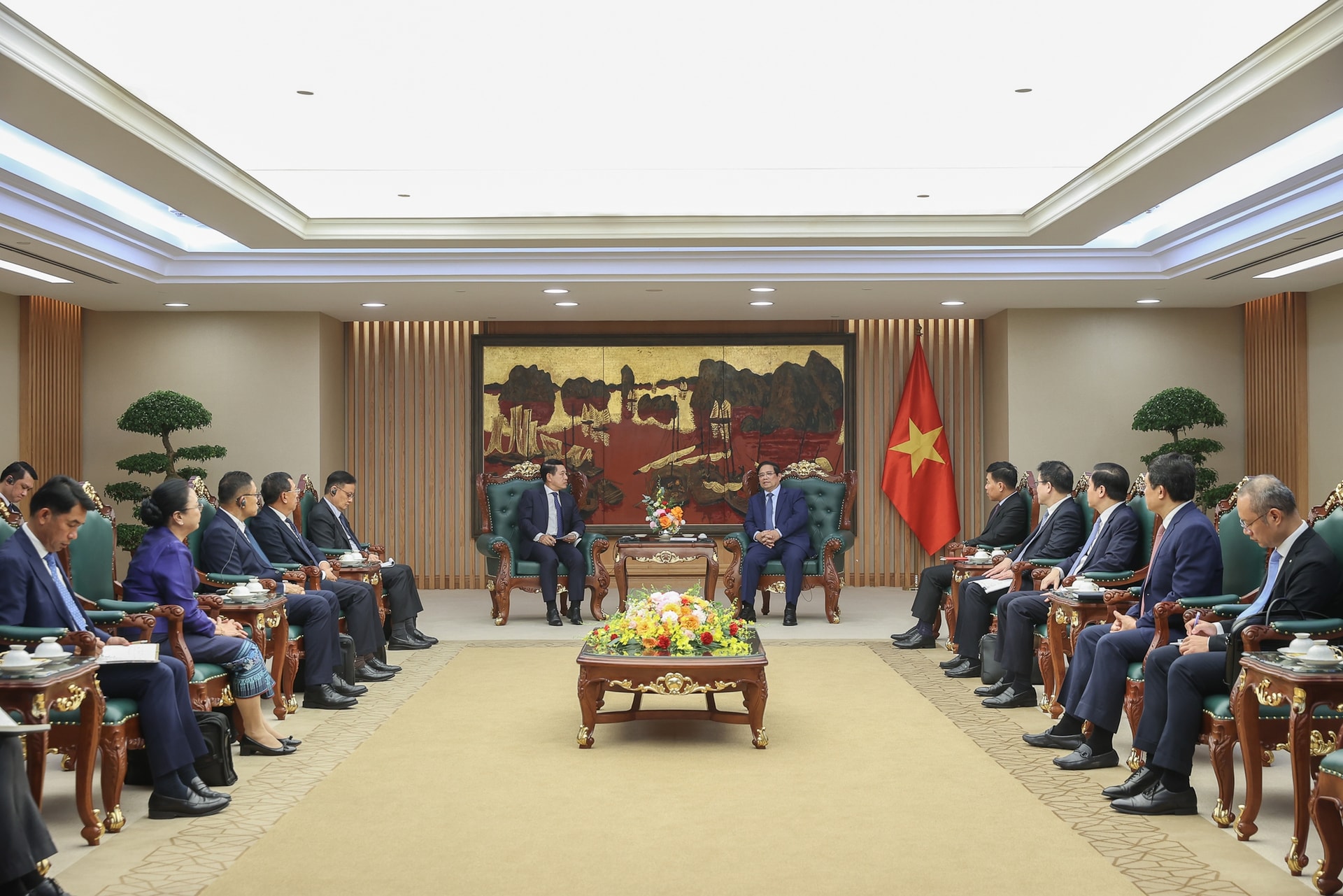 Thủ tướng: Việt Nam dành ưu tiên cao nhất cho quan hệ với Lào- Ảnh 3.