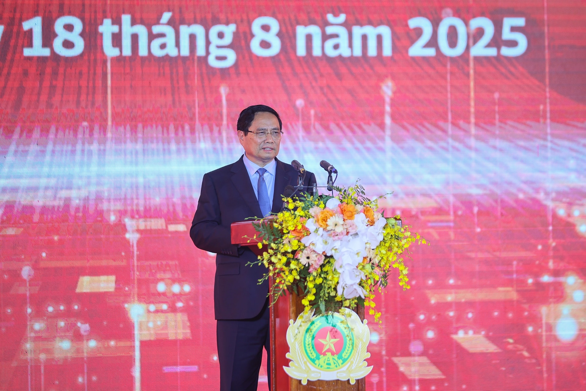 Thủ tướng: Trình cơ chế đột phá trong sáng tạo, khai thác dữ liệu trở thành trung tâm của nền kinh tế- Ảnh 9. Thủ tướng: Trình cơ chế đột phá trong sáng tạo, khai thác dữ liệu trở thành trung tâm của nền kinh tế- Ảnh 9.
