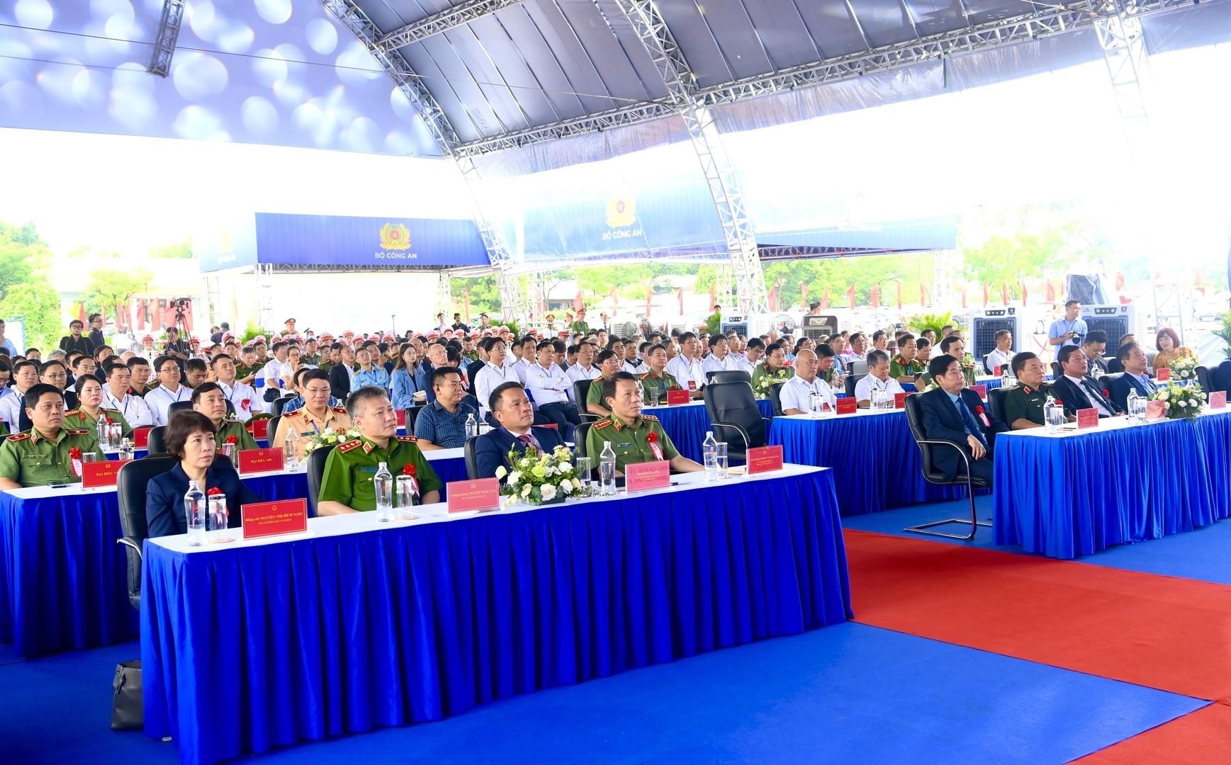 Hồ Hùng Anh