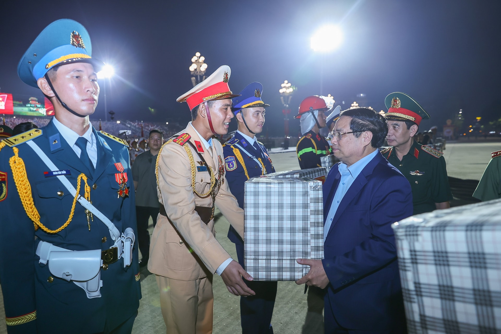Diễu binh, diễu hành A80: Thể hiện khí thế hào hùng, sức mạnh của lực lượng vũ trang nhân dân- Ảnh 1. Diễu binh, diễu hành A80: Thể hiện khí thế hào hùng, sức mạnh của lực lượng vũ trang nhân dân- Ảnh 1.