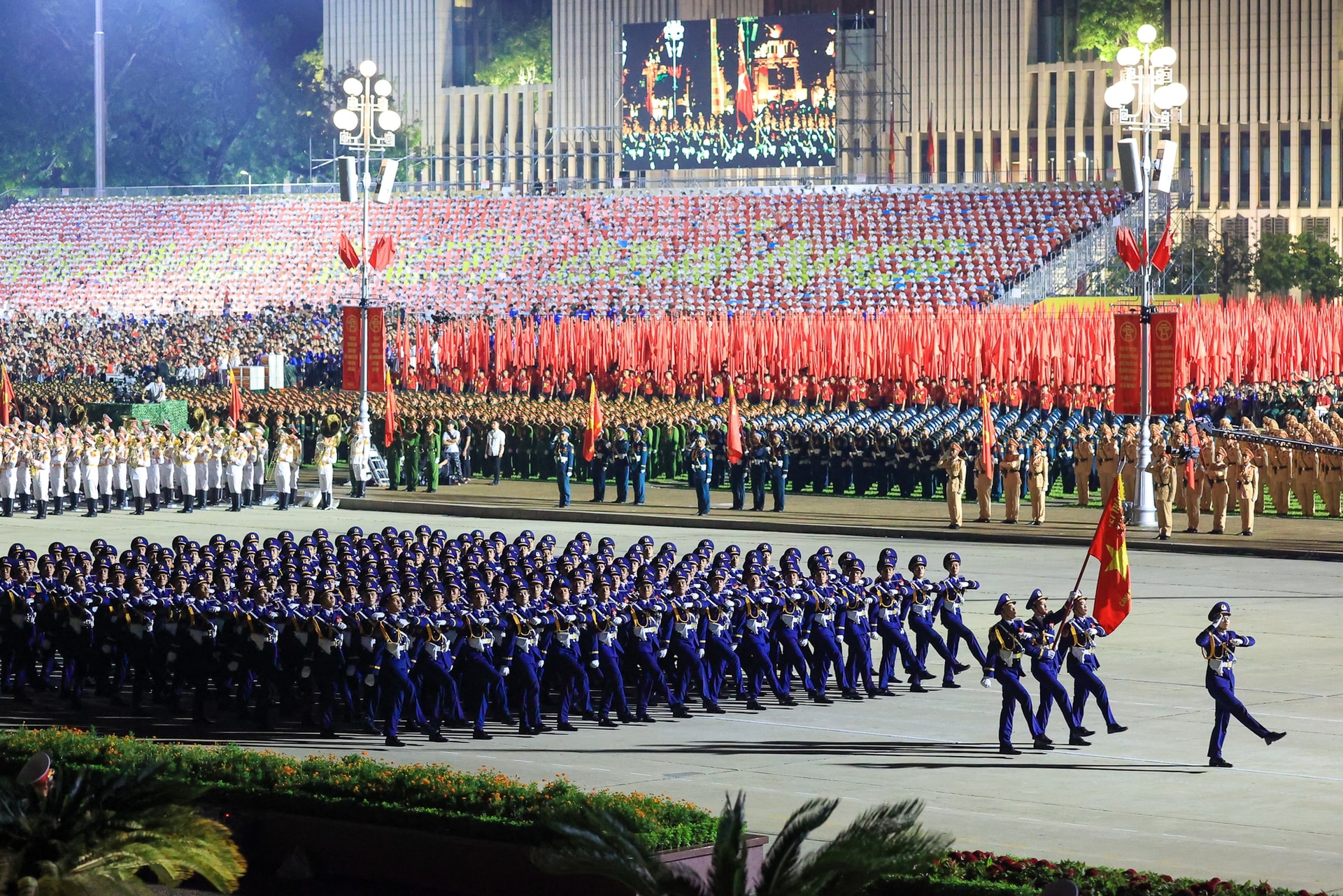 Diễu binh, diễu hành A80: Thể hiện khí thế hào hùng, sức mạnh của lực lượng vũ trang nhân dân- Ảnh 4. Diễu binh, diễu hành A80: Thể hiện khí thế hào hùng, sức mạnh của lực lượng vũ trang nhân dân- Ảnh 4.