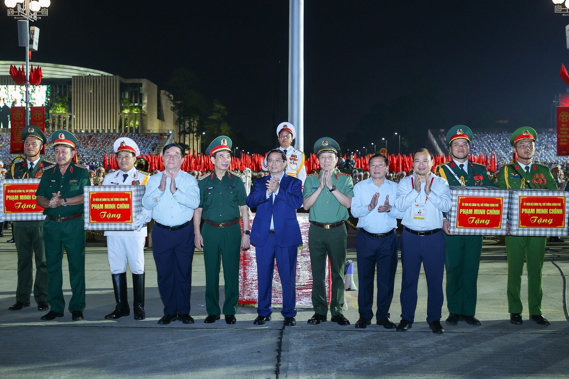 Diễu binh, diễu hành A80: Thể hiện khí thế hào hùng, sức mạnh của lực lượng vũ trang nhân dân- Ảnh 2. Diễu binh, diễu hành A80: Thể hiện khí thế hào hùng, sức mạnh của lực lượng vũ trang nhân dân- Ảnh 2.