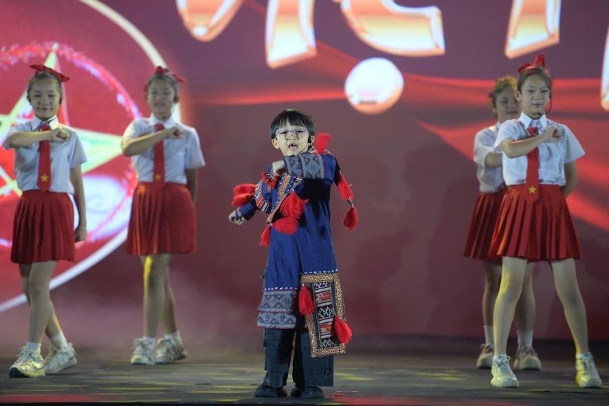 Thủ tướng: Triển lãm 80 năm tôn vinh lịch sử vẻ vang, lan tỏa lòng yêu nước, niềm tự hào, khát vọng vươn mình của dân tộc- Ảnh 14. Thủ tướng: Triển lãm 80 năm tôn vinh lịch sử vẻ vang, lan tỏa lòng yêu nước, niềm tự hào, khát vọng vươn mình của dân tộc- Ảnh 14.