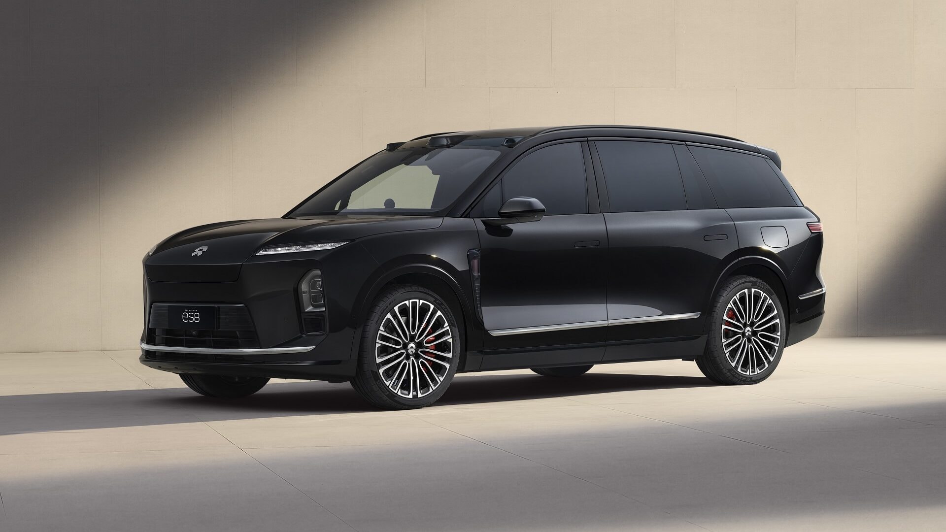 Nio ES8