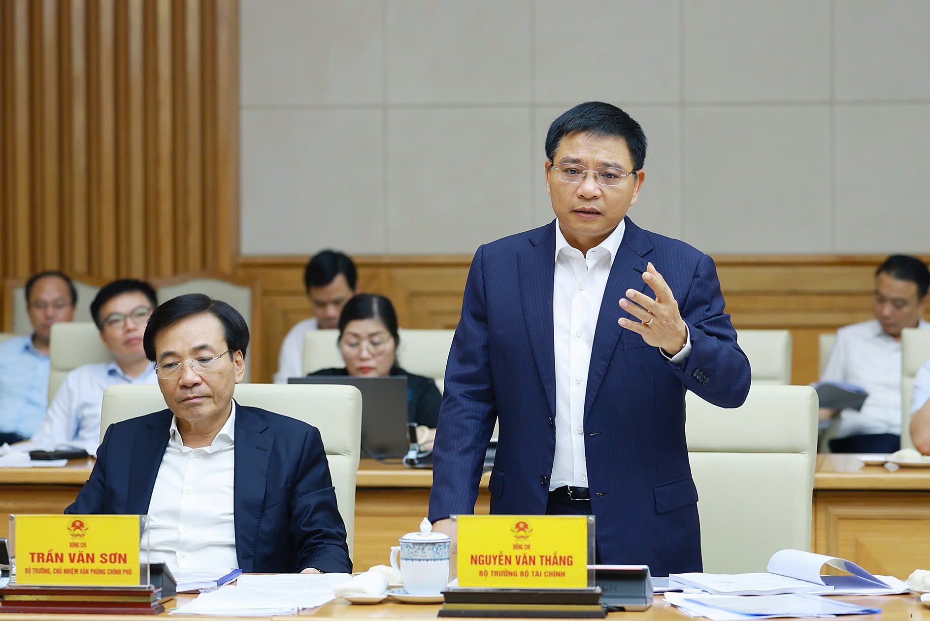 Thủ tướng: Khẩn trương hoàn thiện bộ tiêu chuẩn, quy chuẩn về đường sắt tốc độ cao- Ảnh 4. Thủ tướng: Khẩn trương hoàn thiện bộ tiêu chuẩn, quy chuẩn về đường sắt tốc độ cao- Ảnh 4.