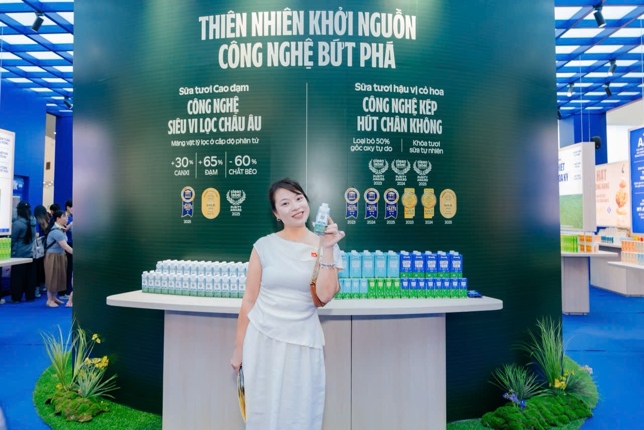 Vinamilk trung bay trien lam thanh tuu dat nuoc (14)