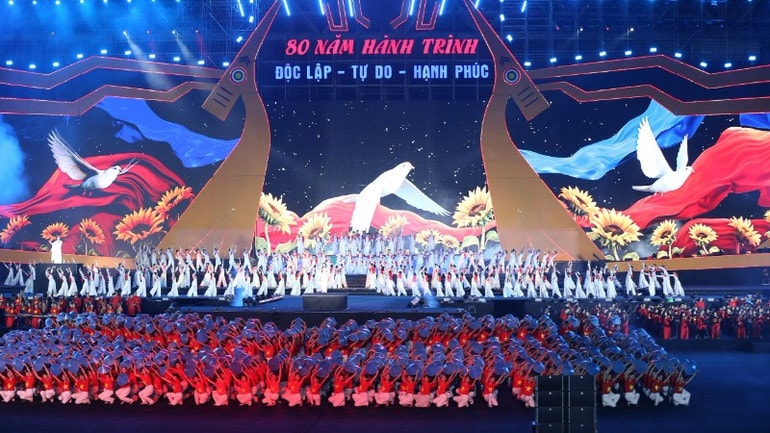 Van nghe ky niem 80 nam 3