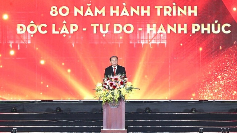 Van nghe ky niem 80 nam 4