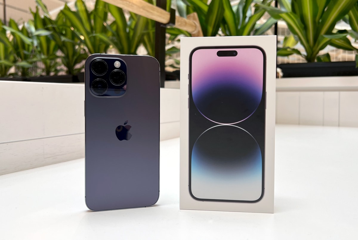 iphone1.jpg