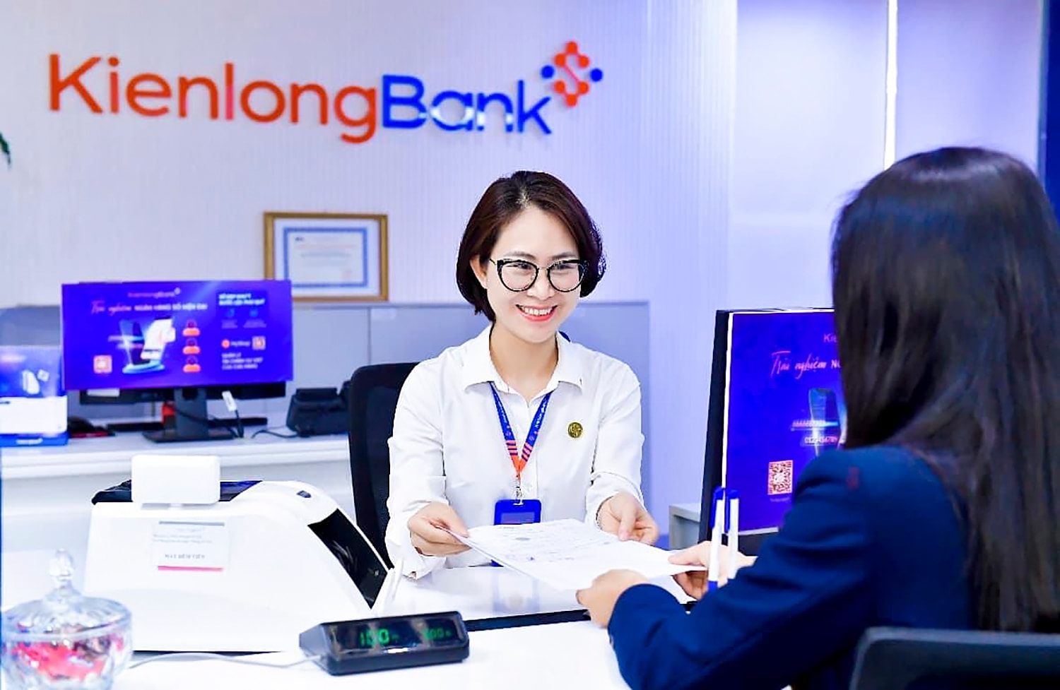 kienlongbank8.jpg