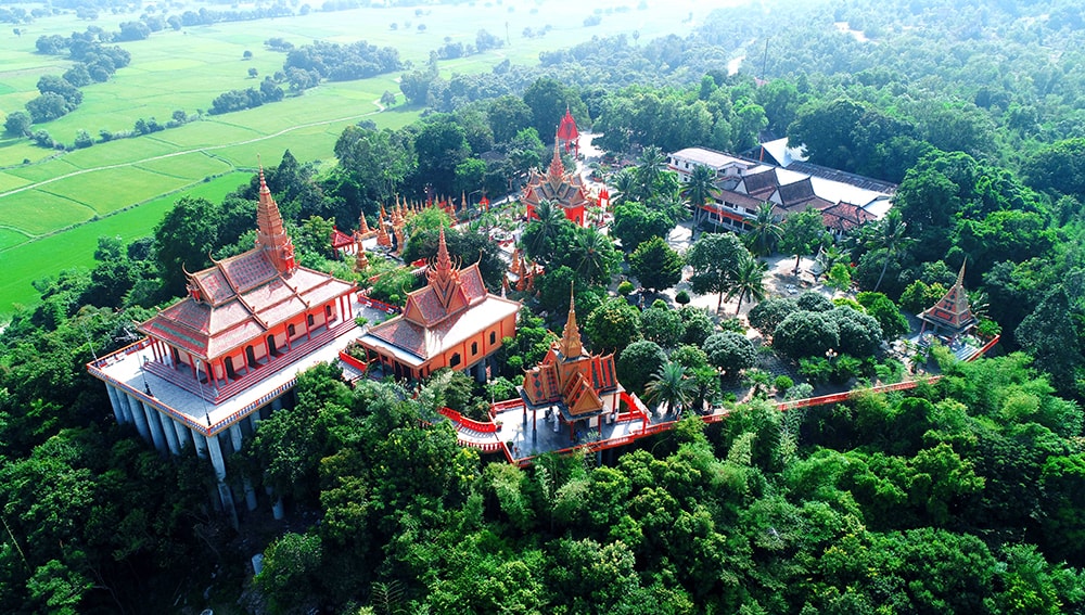 Tri Tôn