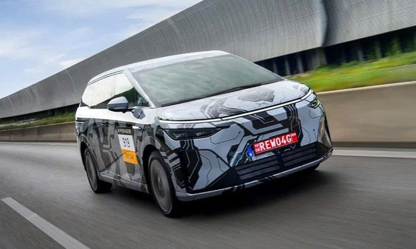 Xpeng X9 MPV